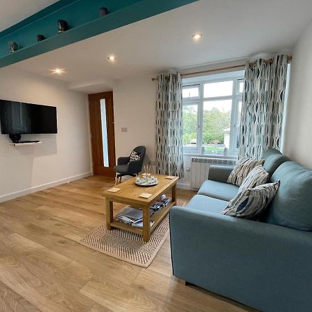 Lovely Ground Floor Apartment In Quiet Village Exeter Exterior foto