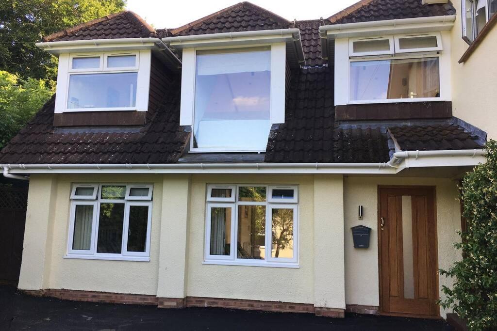 Lovely Ground Floor Apartment In Quiet Village Exeter Exterior foto